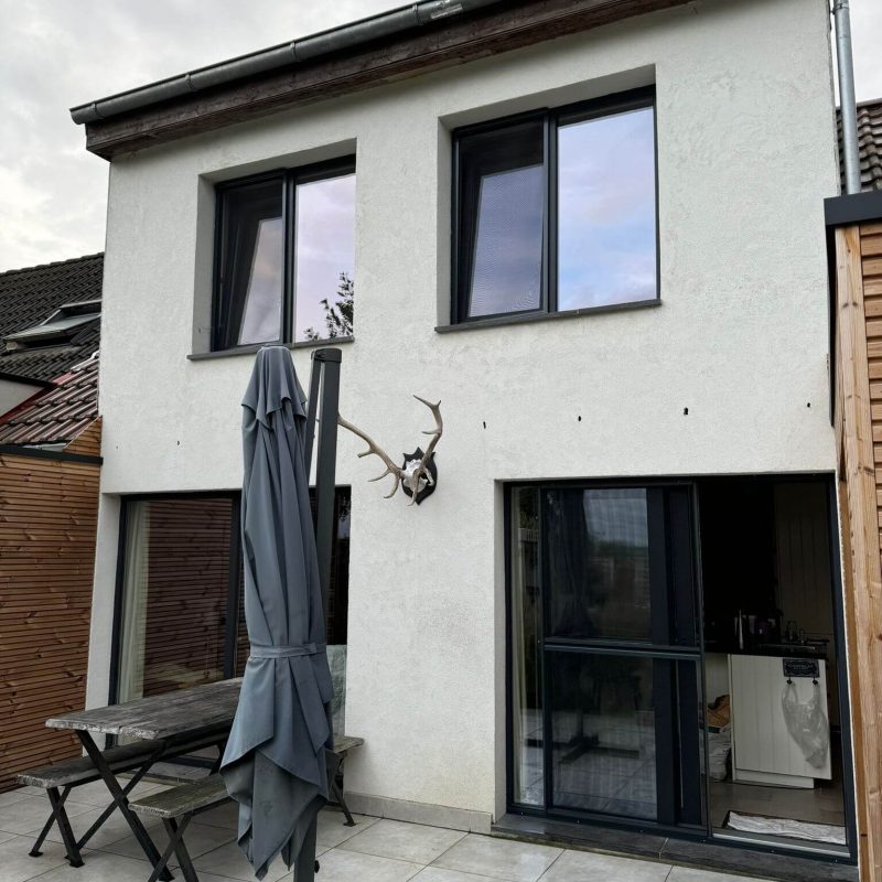 Pvc ramen en dueren in het zwart